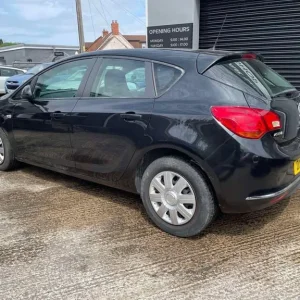 2013 Vauxhall Astra Exclusive 1.7 Cdti Ecoflex S/s Hatchback Diesel Manual - Image 3