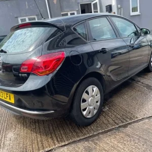 2013 Vauxhall Astra Exclusive 1.7 Cdti Ecoflex S/s Hatchback Diesel Manual - Image 4