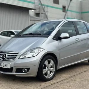 2011 Mercedes-Benz A-Class A180 Avantgarde SE 5-door Hatchback - Image 2