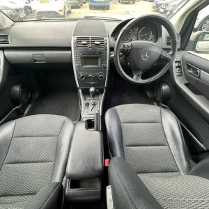 2011 Mercedes-Benz A-Class A180 Avantgarde SE 5-door Hatchback - Image 7