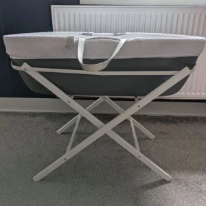 Shnuggle Moses basket & stand - Image 3