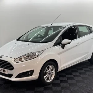 2015 Ford Fiesta 1.25 Zetec 5-door hatchback petrol manual - Image 4