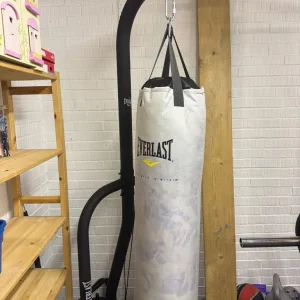 Everlast Punchbag and Stand - Image 2
