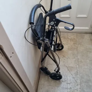 4 wheel walker - Image 3