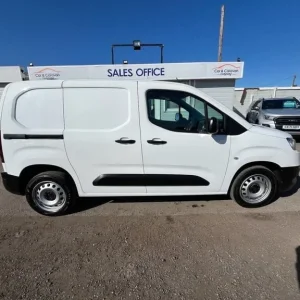 2022 Toyota Proace City 1.5 BlueHDI Active Short Panel Van - Image 8