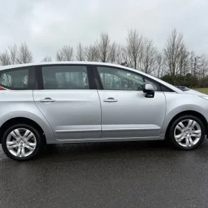 2013 Peugeot 5008 1.6 HDi 115 Active 5dr MPV Diesel Manual - Image 2