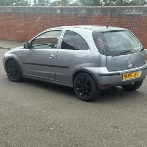 2005 Vauxhall Corsa 1.2L manual hatchback