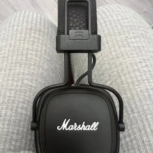 Marshall Major IV Wireless Headphones Brown - Image 2