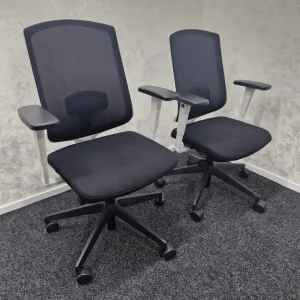 Senator black and white mesh gaming chair with lumbar support - Image 3
