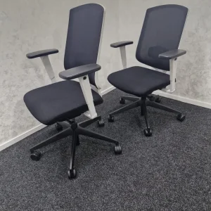 Senator black and white mesh gaming chair with lumbar support - Image 4