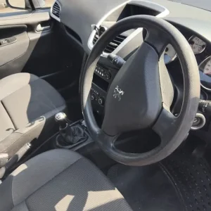 Peugeot 207 Hatchback 2009 Manual 1.36L 5-door - Image 7
