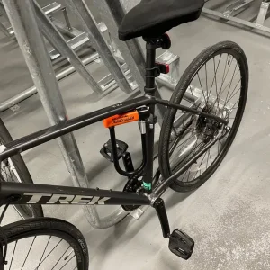 Trek FX3 Hybrid - Size M - Image 2