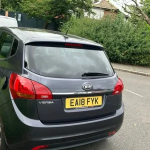 Kia Venga 1.6 4MPV 5-door petrol auto with panoramic sunroof - Image 2