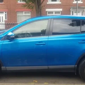 2016 Toyota RAV4 Business Edition 2.0 D-4D in blue - Image 4