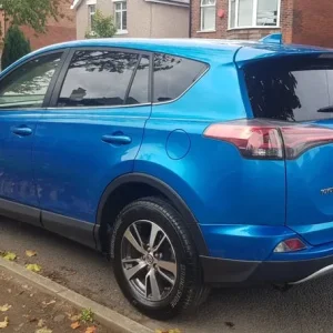 2016 Toyota RAV4 Business Edition 2.0 D-4D in blue - Image 5