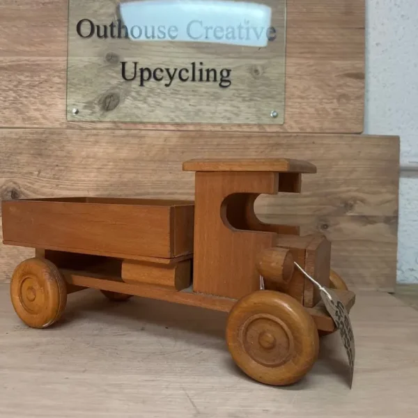 Model pick up truck
