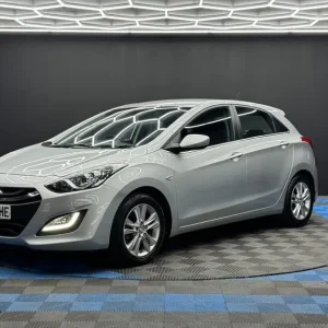 2013 Hyundai i30 1.4 Edition 5-door hatchback petrol manual - Image 3