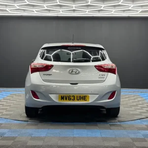 2013 Hyundai i30 1.4 Edition 5-door hatchback petrol manual - Image 6