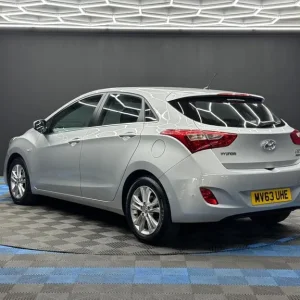 2013 Hyundai i30 1.4 Edition 5-door hatchback petrol manual - Image 7