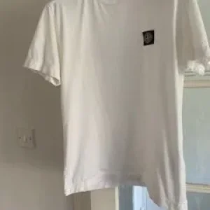 Stone Island T-shirt White Size Medium Men's