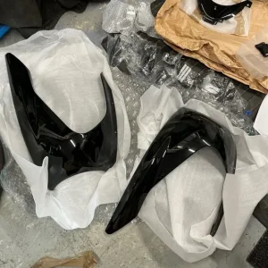 Triumph-Thruxton 1200 new Triumph Dolphin fairing kit - Black - Image 2