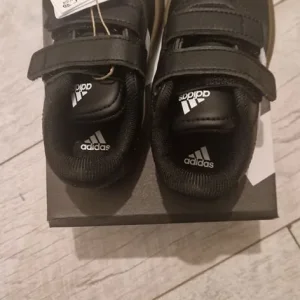 Unisex adidas trainers - Image 2