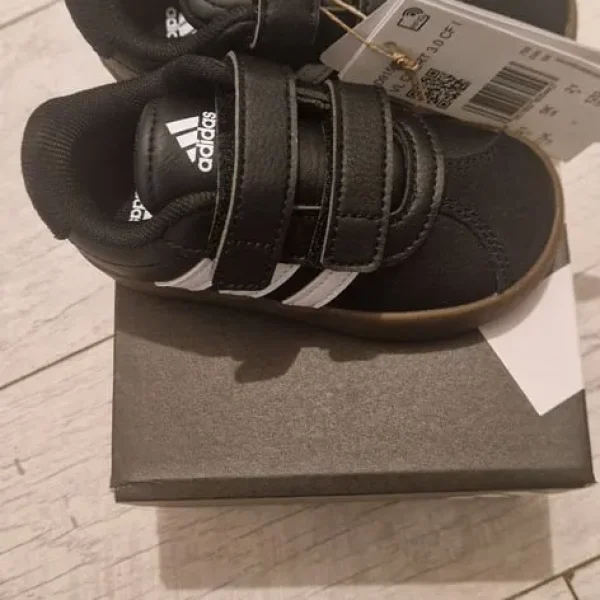 Unisex adidas trainers