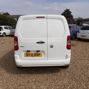 2021 Vauxhall Combo 1.5 Turbo D Sportive Panel Van - Image 7