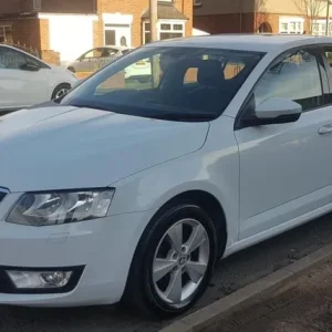 2016 Skoda Octavia 1.6 TDI SE 5-door hatchback in white Euro 6 - Image 3