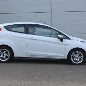 2012 Ford Fiesta 1.25 Zetec Hatchback - Image 7