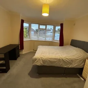 Double Bedroom Near Town Centre