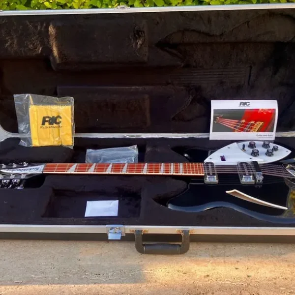 2010 Rickenbacker 360-12 JetGlo Deluxe with Full Fret and Case