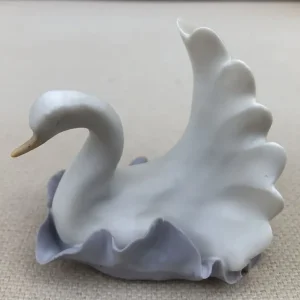 Ceramic swan by Chessell Pottery