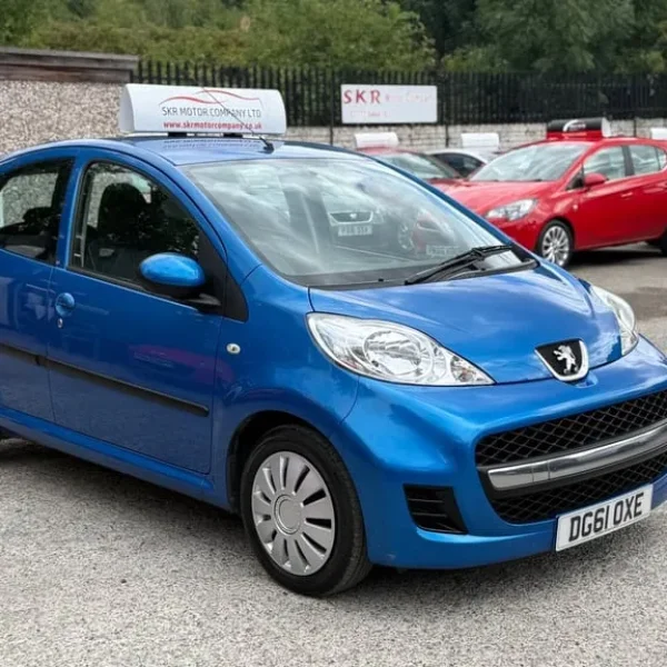 2011 Peugeot 107 1.0 Urban 5-door hatchback petrol manual