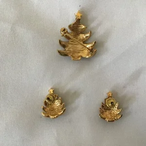 Vintage Christmas tree earrings and brooch - Image 2