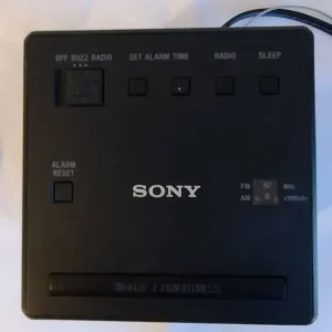 Sony ICF-C1 Cube Design FM/AM Clock Radio - Image 2