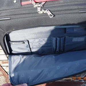 Wenger case with laptop compartment - Image 5