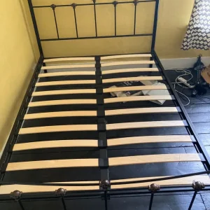 Metal double bedframe