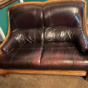 3 piece settee with solid wood and real leather - Image 2