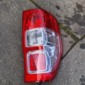 Ford Ranger rear light cluster - Image 3