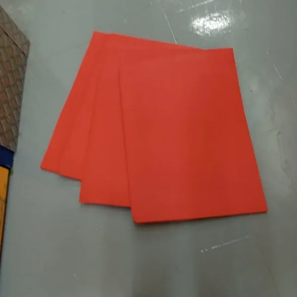4 Red Yoga Mats 60x43cm