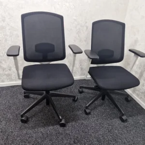 Senator black and white mesh gaming chair with lumbar support - Image 3