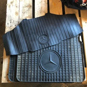 Mercedes Benz rubber car mats (3 pieces)