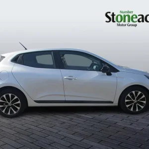 2022 Renault Clio 1.0 TCe 90 Evolution 5-door hatchback petrol manual - Image 8