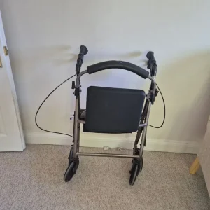 Walker and seat - Image 5