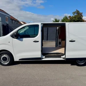 2021 Peugeot Expert 2.0 BlueHDi Panel Van - Image 7