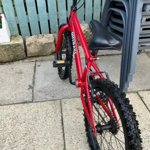 Apollo Outrage 18” kids bike - Image 5