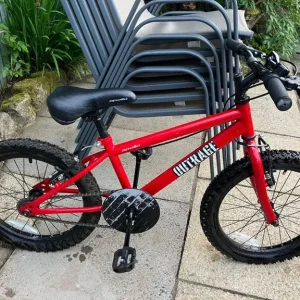 Apollo Outrage 18” kids bike - Image 6