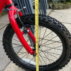 Apollo Outrage 18” kids bike - Image 7