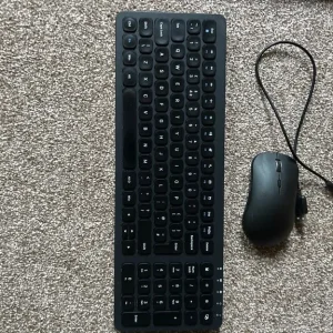 Lenovo ThinkPad with screen and keyboard bundle - Image 4